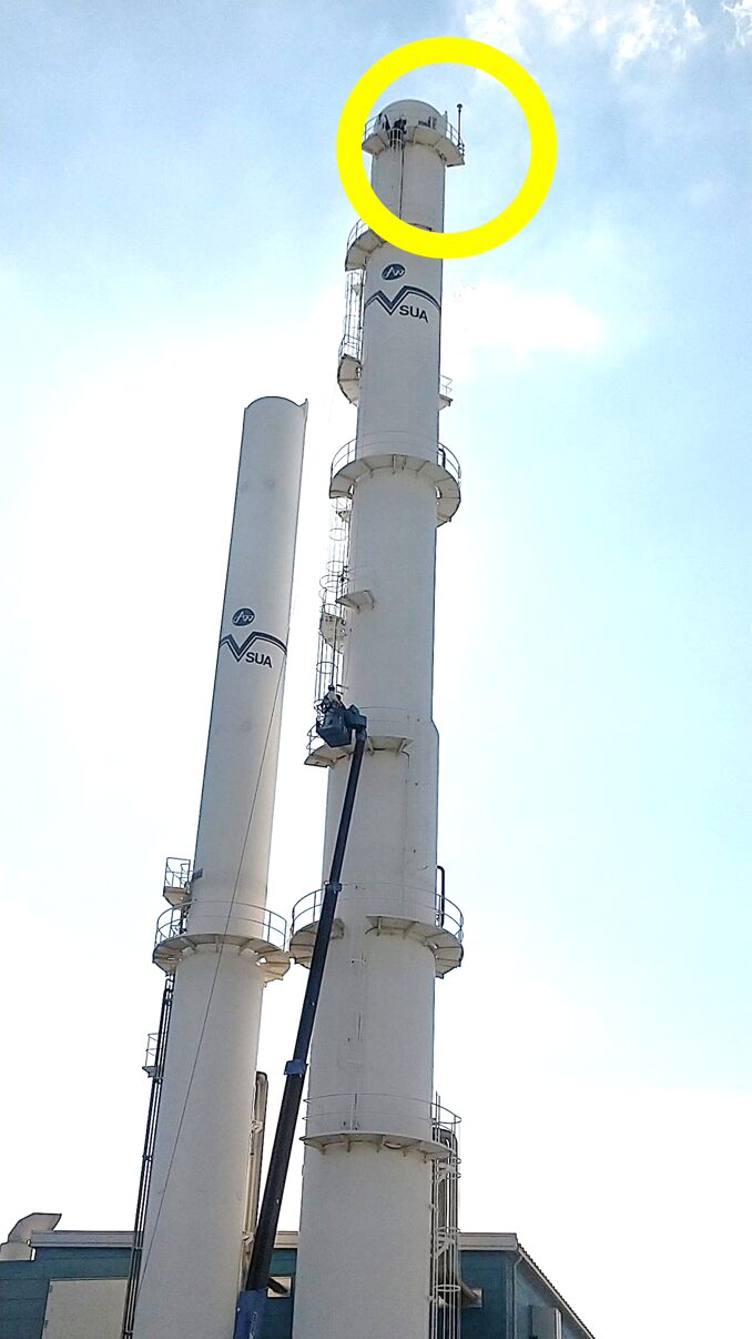 地上６０ｍ弱の化学反応塔への施工事例