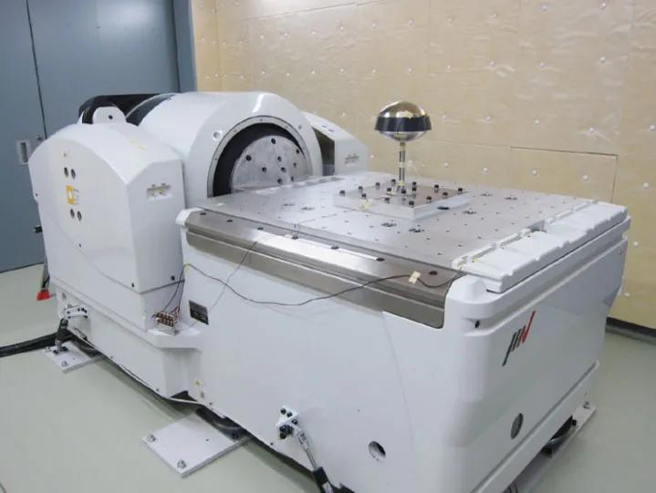 過酷な設置環境を想定して行うPDCE避雷球の開発時振動試験